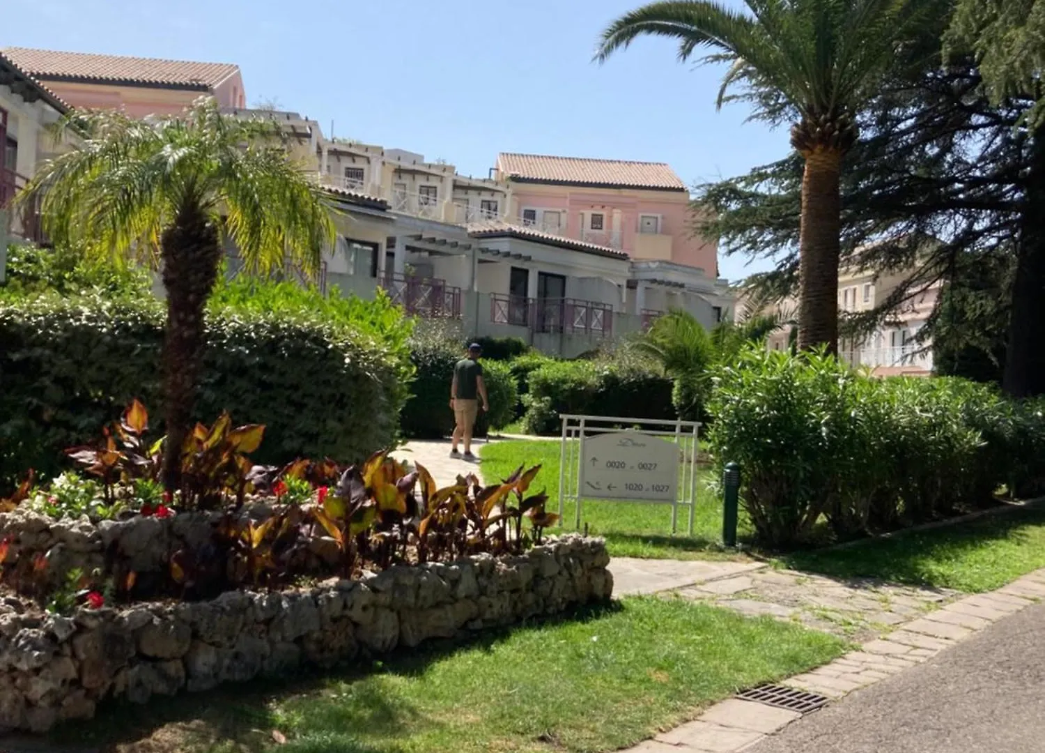 Charmant 2 Pieces Residence Avec Piscine Vue Mer Cannes